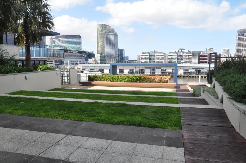 Apartments Melbourne Domain - New Quay Docklands エクステリア 写真